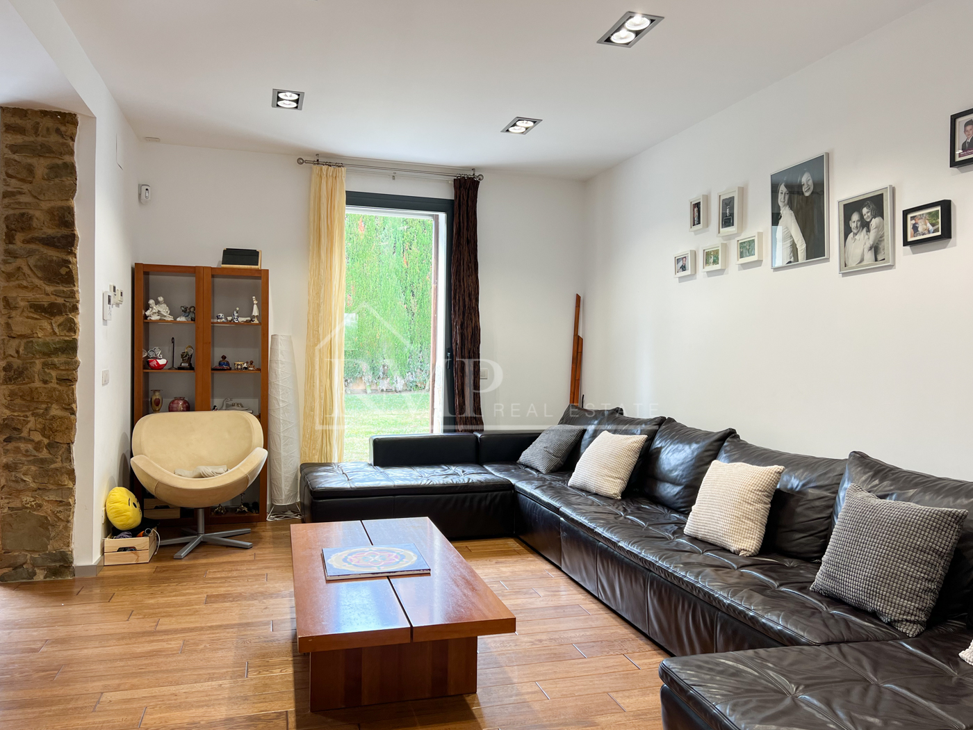 116-J Increíble Masía reformada con piscina y vistas al mar -15