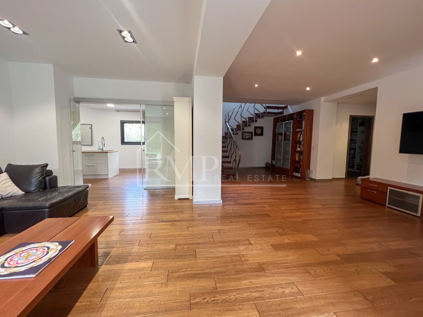 116-J Increíble Masía reformada con piscina y vistas al mar -16