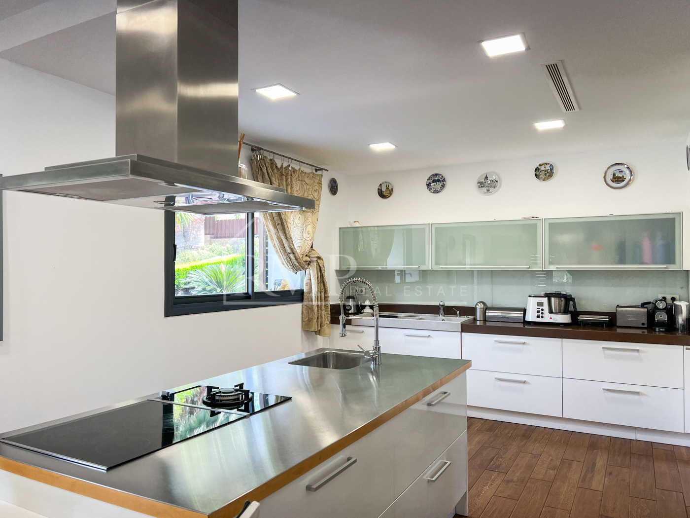 116-J Increíble Masía reformada con piscina y vistas al mar -21