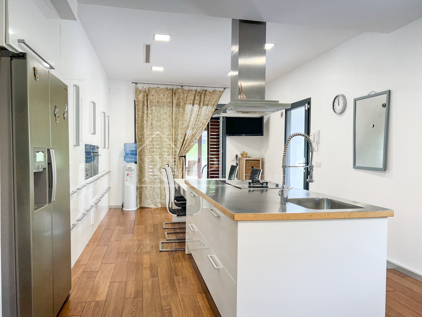 116-J Increíble Masía reformada con piscina y vistas al mar -22