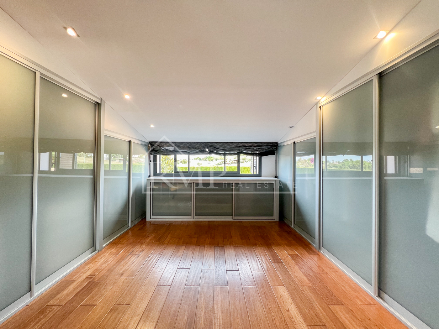 116-J Increíble Masía reformada con piscina y vistas al mar -39