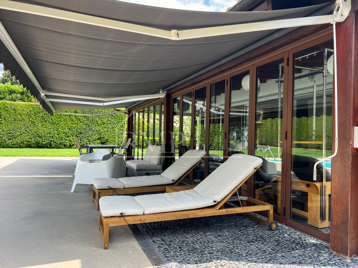 116-J Increíble Masía reformada con piscina y vistas al mar -7