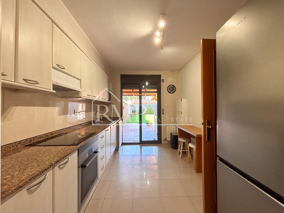 951-P Casa en alquiler con piscina y vistas -13