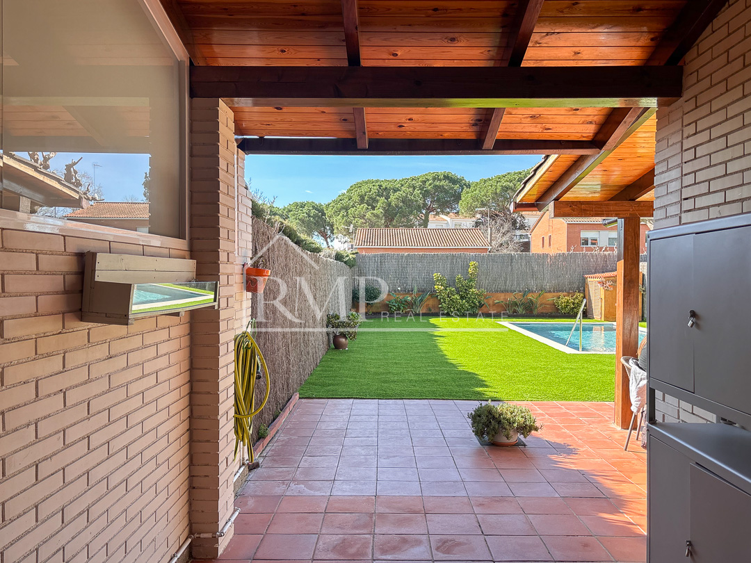 951-P Casa en alquiler con piscina y vistas -17