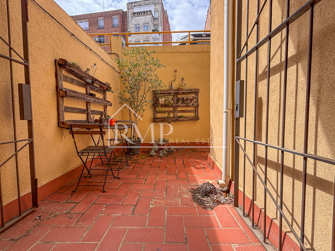 955-P Loft con patio en El guinardo -20
