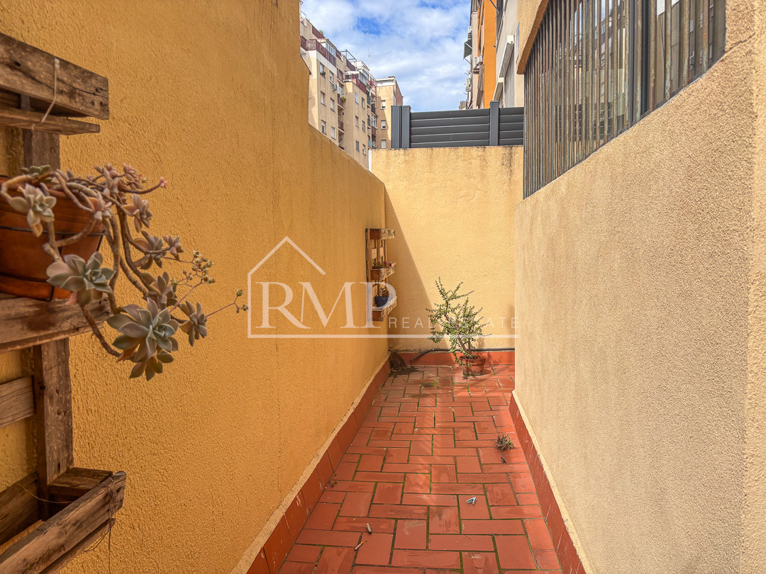 955-P Loft con patio en El guinardo -21