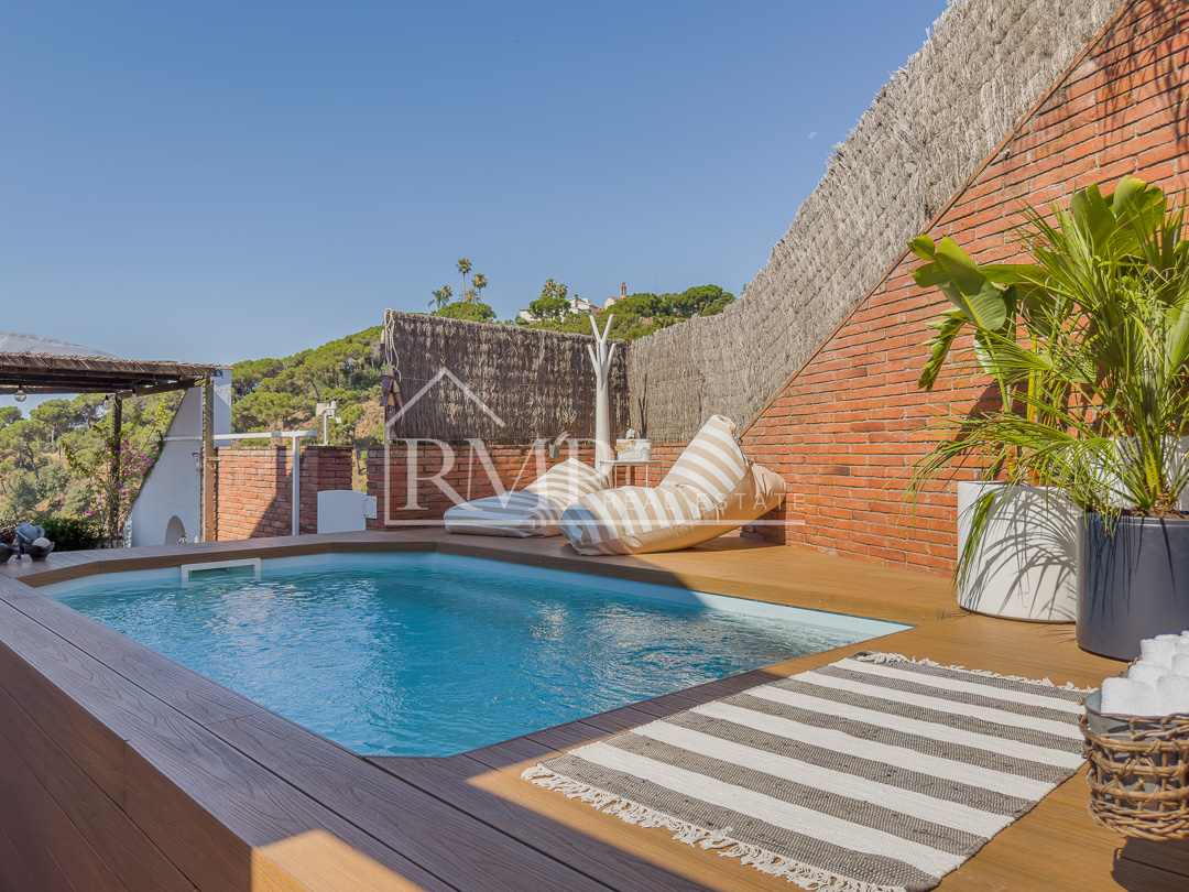 1002-J – Casa mediterranea con piscina y vistas al mar – 1
