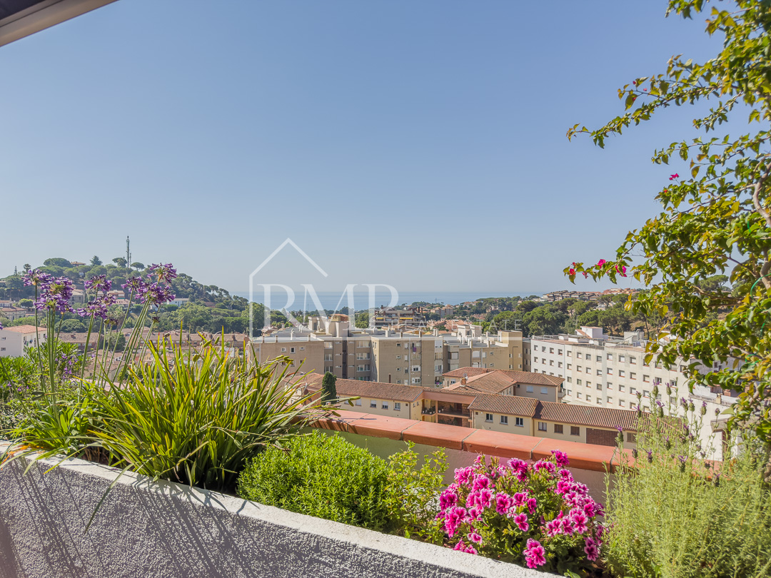 1002-J – Casa mediterranea con piscina y vistas al mar – 15