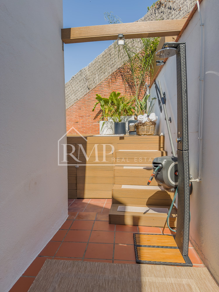 1002-J – Casa mediterranea con piscina y vistas al mar – 19