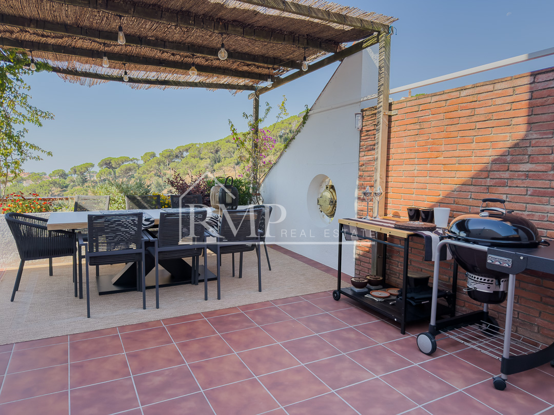 1002-J – Casa mediterranea con piscina y vistas al mar – 20