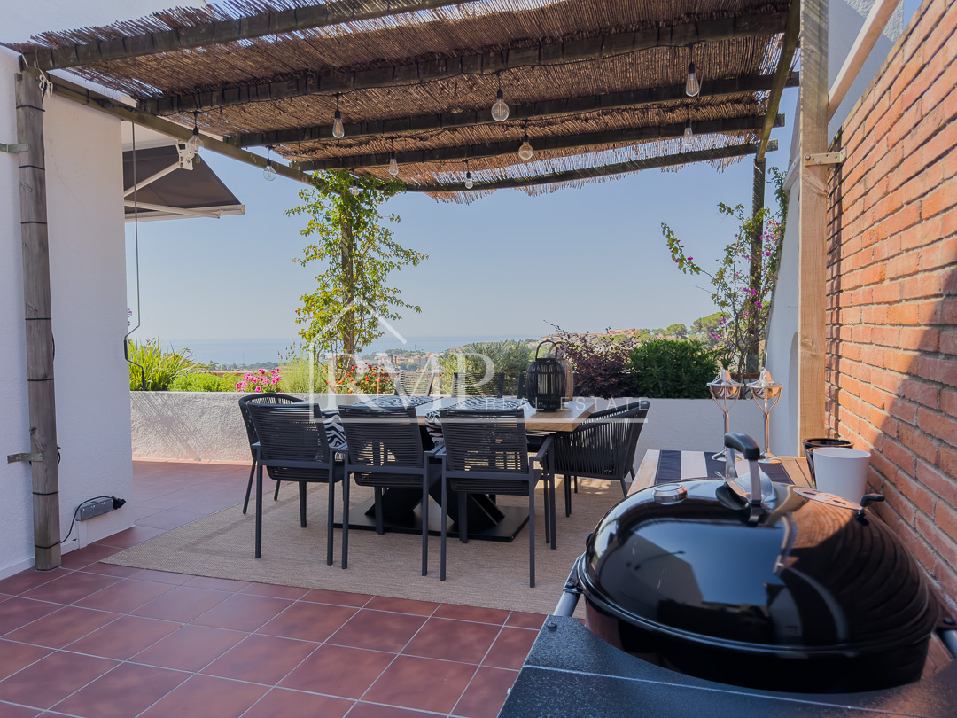 1002-J – Casa mediterranea con piscina y vistas al mar – 21