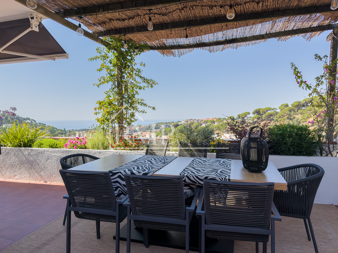 1002-J – Casa mediterranea con piscina y vistas al mar – 22