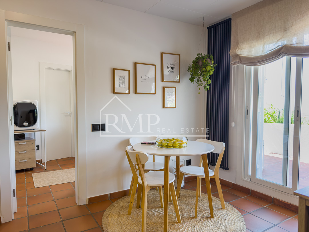 1002-J – Casa mediterranea con piscina y vistas al mar – 24