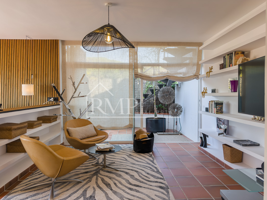 1002-J – Casa mediterranea con piscina y vistas al mar – 39