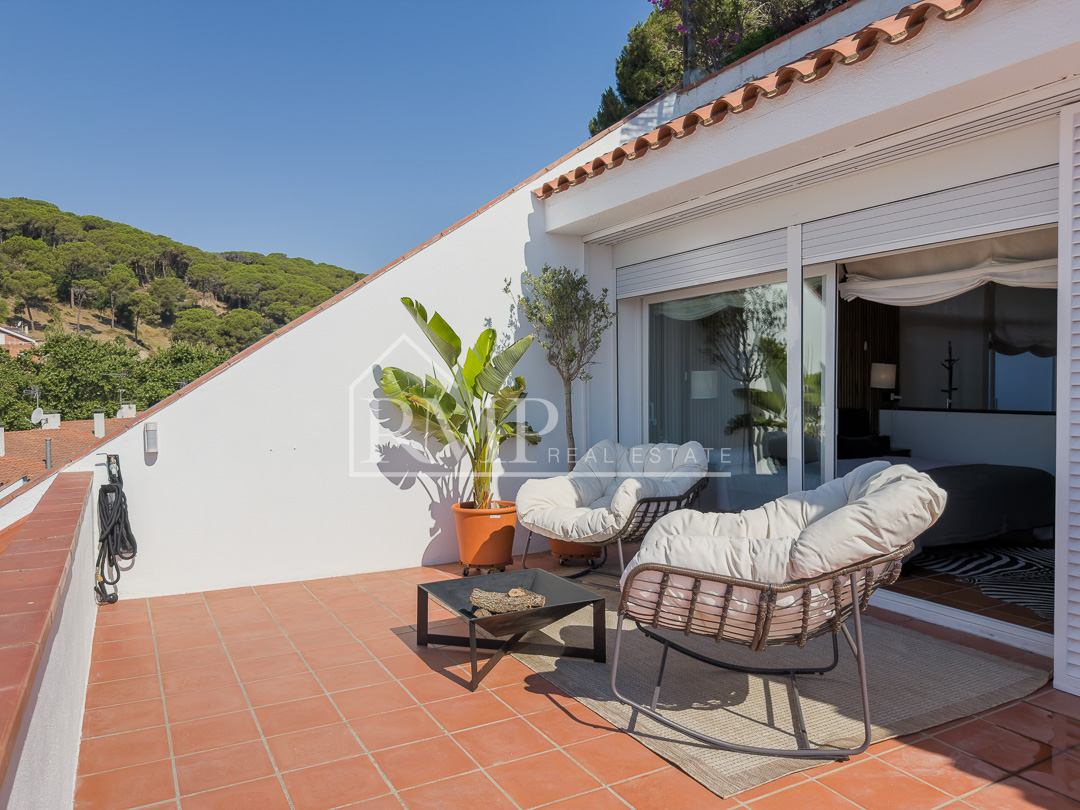 1002-J – Casa mediterranea con piscina y vistas al mar – 45