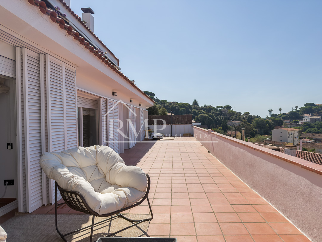 1002-J – Casa mediterranea con piscina y vistas al mar – 47