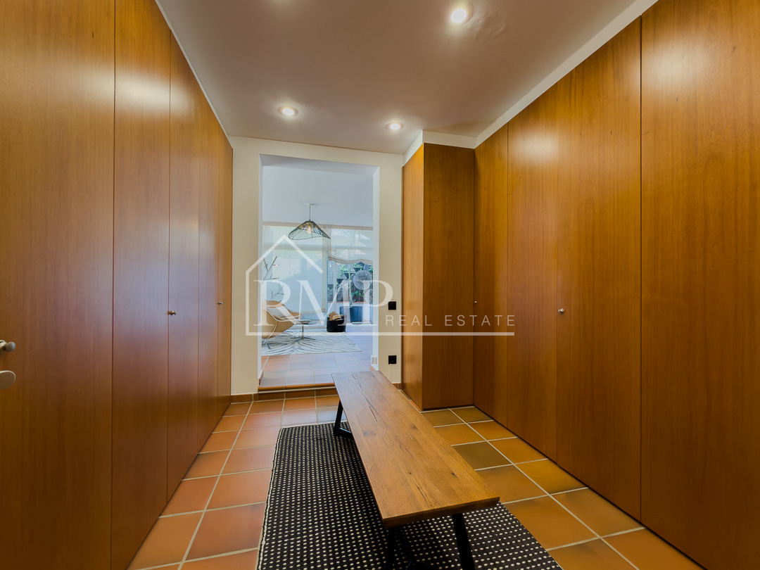 1002-J – Casa mediterranea con piscina y vistas al mar – 50
