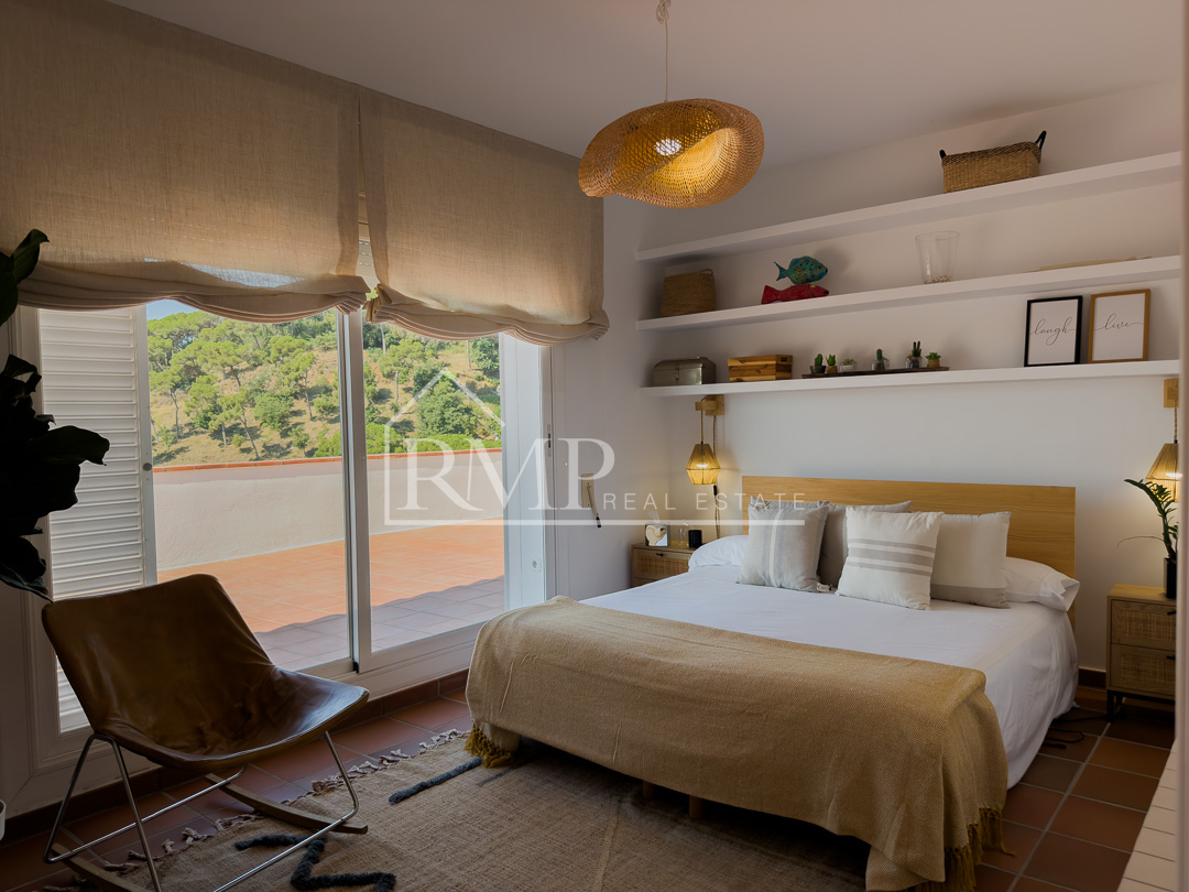 1002-J – Casa mediterranea con piscina y vistas al mar – 56