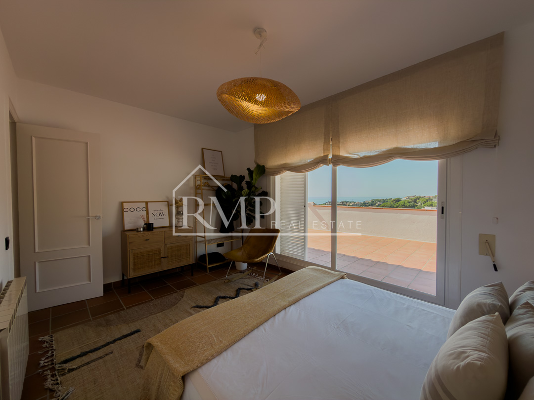 1002-J – Casa mediterranea con piscina y vistas al mar – 57