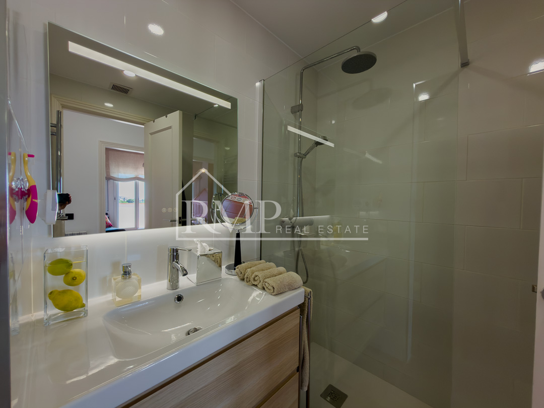 1002-J – Casa mediterranea con piscina y vistas al mar – 67