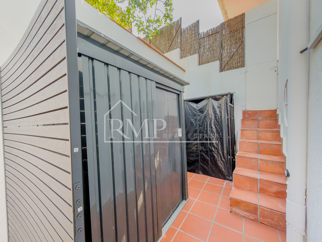 1002-J – Casa mediterranea con piscina y vistas al mar – 77