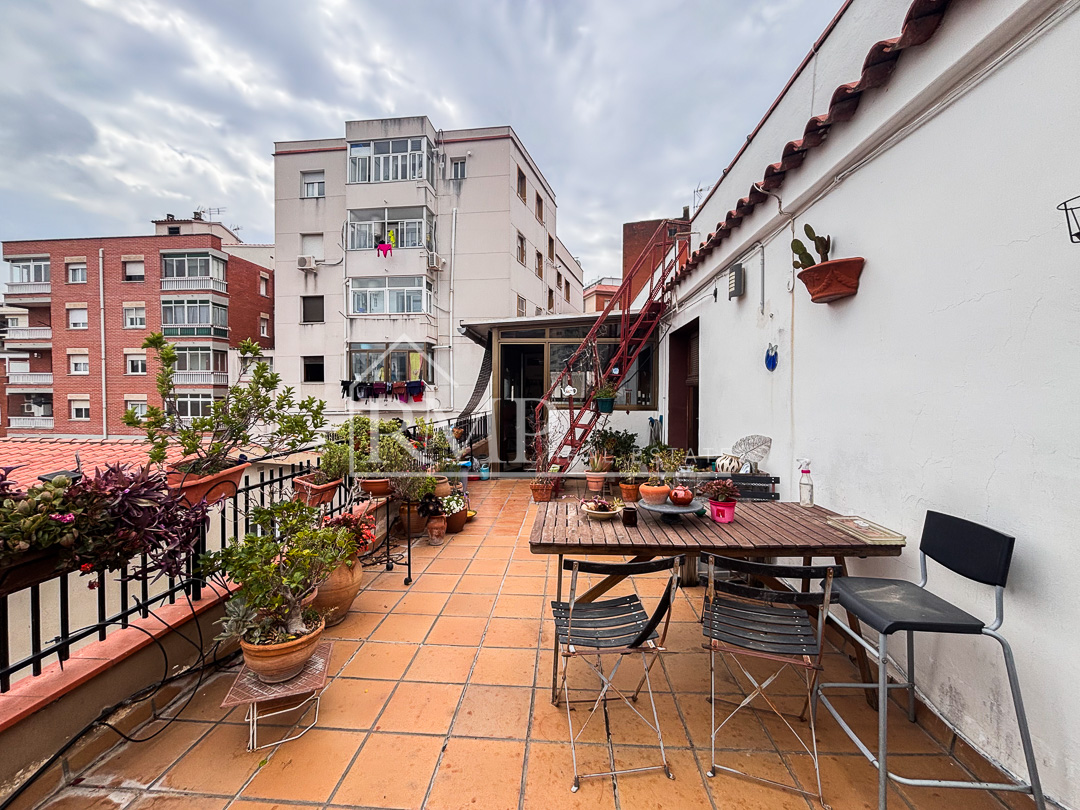 989-P – Atico con terraza en la Teixonera – 2