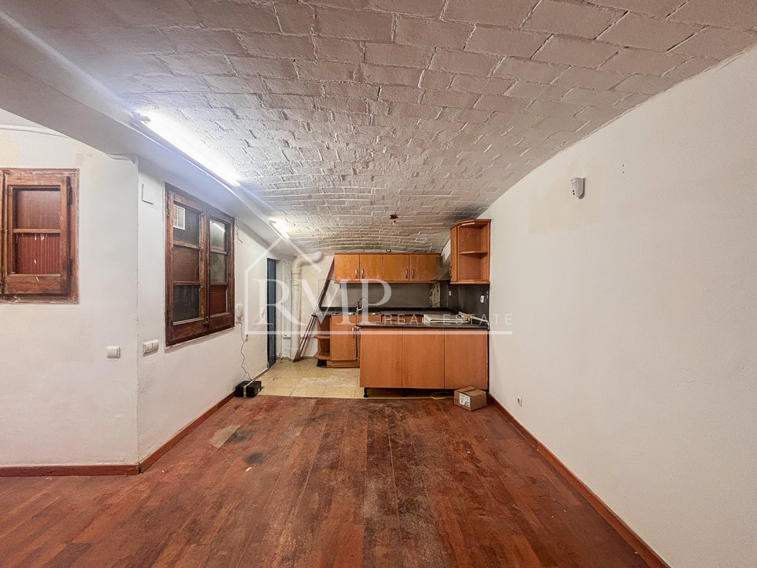 993-P Piso por reformar en el Gotic 2 habitaciones – 14
