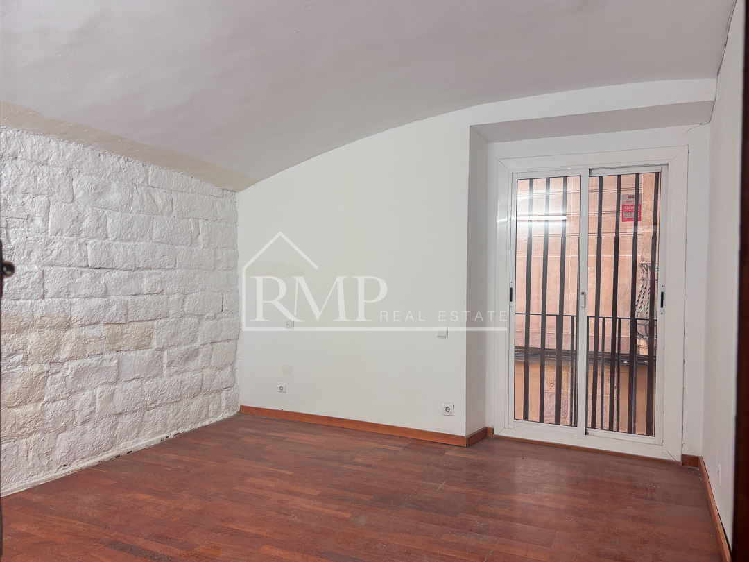 993-P Piso por reformar en el Gotic 2 habitaciones – 2