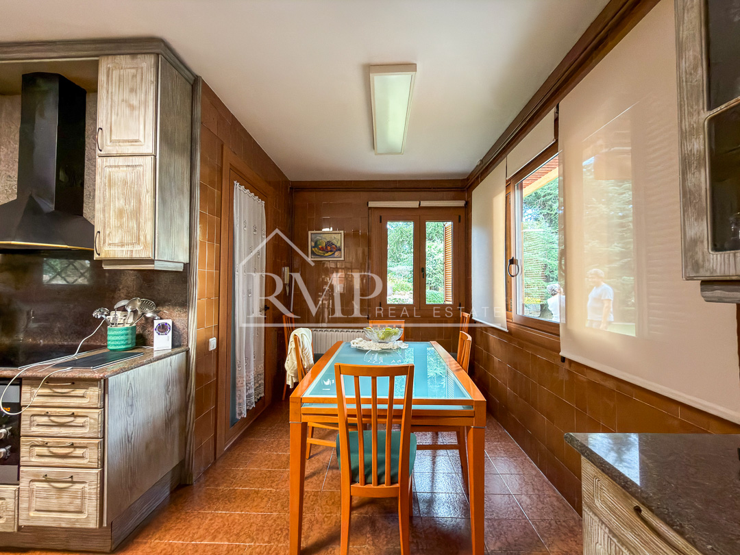 1010-J Casa con jardin y zona comunitaria en Sant Vicenç – 12