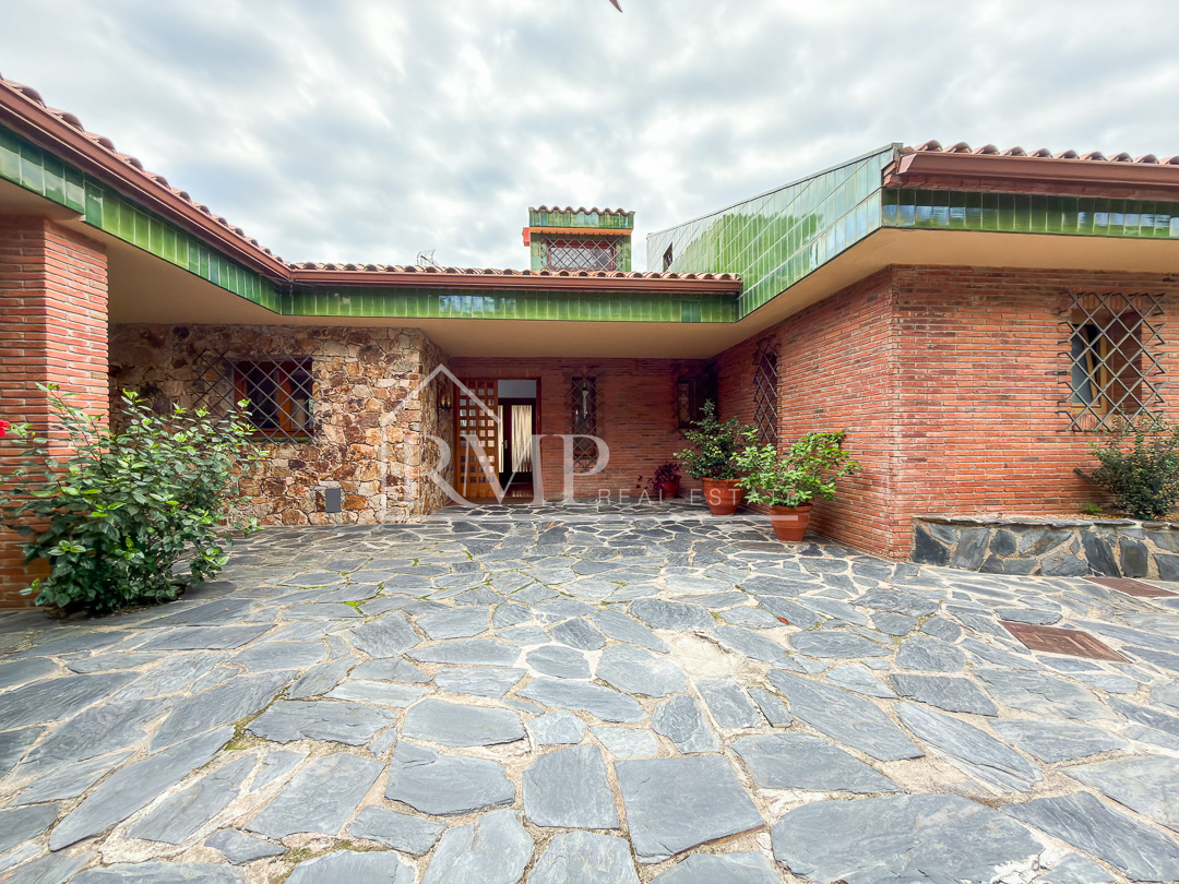 1010-J Casa con jardin y zona comunitaria en Sant Vicenç – 3