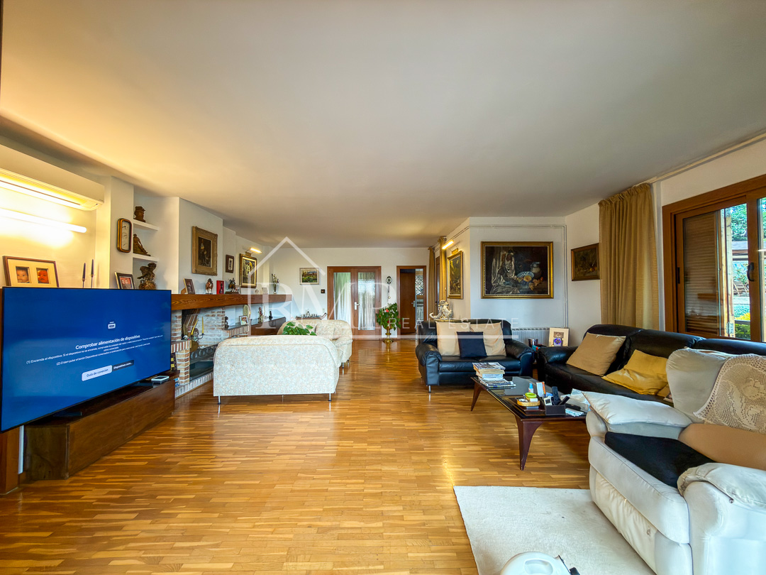 1010-J Casa con jardin y zona comunitaria en Sant Vicenç – 7